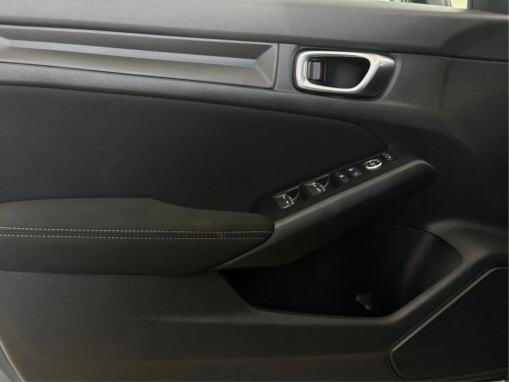 2025 Honda Civic Hatchback Sport - Photo 25
