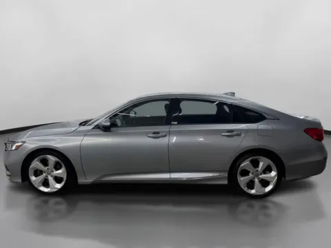 More photos of 2019 Honda Accord Touring Sedan 4D at DriveMax (Auto Center Sales and Service), MA