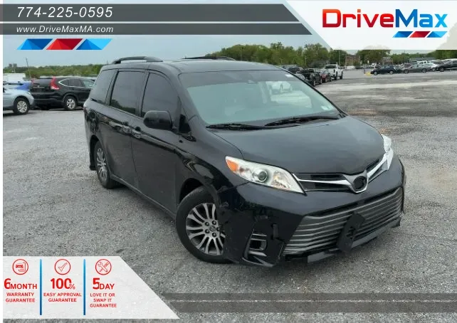 2019 Toyota Sienna XLE V6 8-Passenger's photo