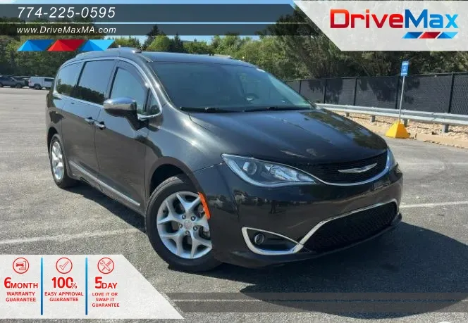2020 Chrysler Pacifica Limited's photo