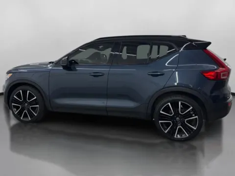 More photos of 2022 Volvo XC40 T5 R-Design Sport Utility 4D at DriveMax (Auto Center Sales and Service), MA
