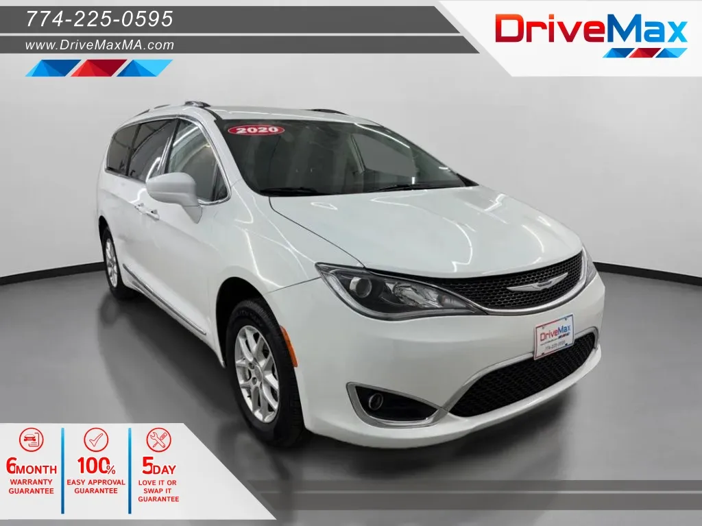 2020 Chrysler Pacifica Touring L's photo