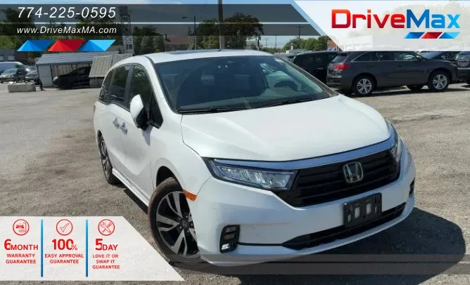 White 2024 Honda Odyssey Touring Minivan 4D for sale in West Bridgewater, MA