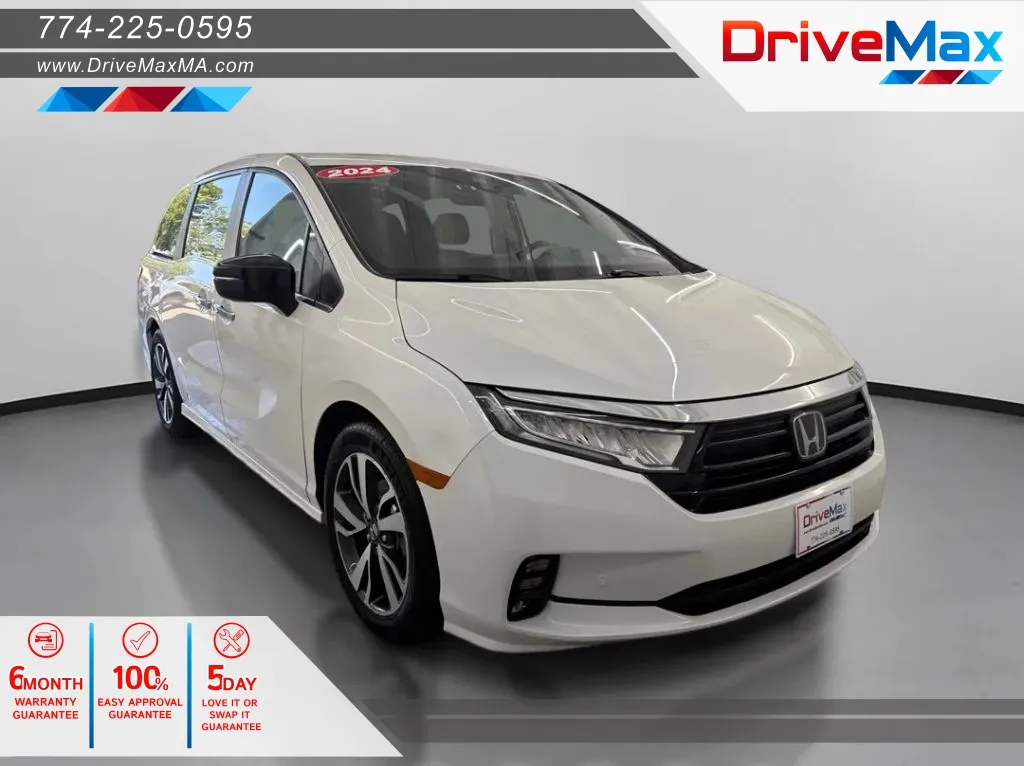 White 2024 Honda Odyssey Touring Minivan 4D for sale in West Bridgewater, MA