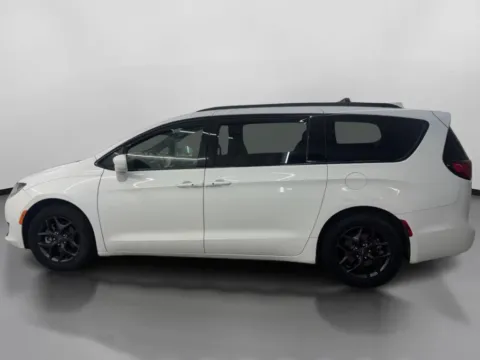 More photos of 2019 Chrysler Pacifica Touring L Minivan 4D at DriveMax (Auto Center Sales and Service), MA