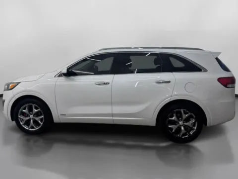 More photos of 2017 Kia Sorento SX Sport Utility 4D at DriveMax (Auto Center Sales and Service), MA