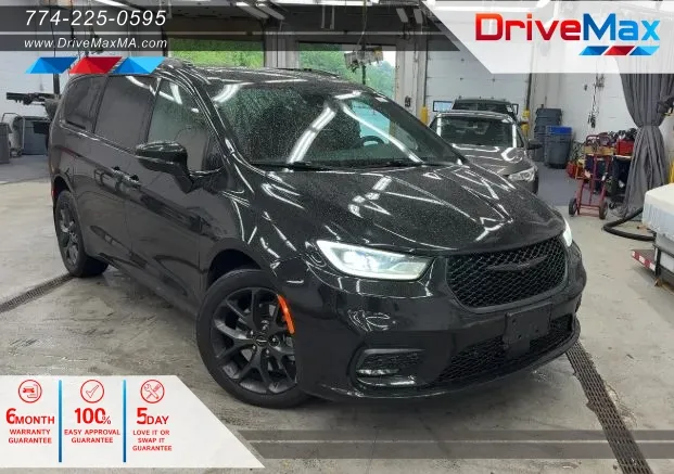 Black 2021 Chrysler Pacifica Limited Minivan 4D for sale in West Bridgewater, MA