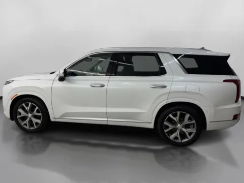 More photos of 2021 Hyundai Palisade Limited Sport Utility 4D at DriveMax (Auto Center Sales and Service), MA