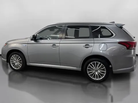 More photos of 2021 Mitsubishi Outlander PHEV SEL Sport Utility 4D at DriveMax (Auto Center Sales and Service), MA