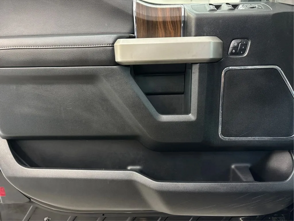 2016 Ford F-150 Lariat - Photo 24