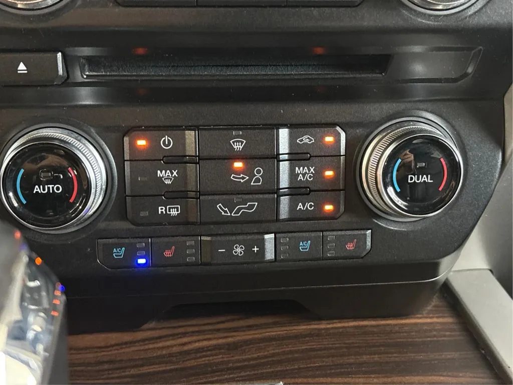 2016 Ford F-150 Lariat - Photo 35