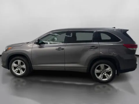 More photos of 2017 Toyota Highlander Limited Sport Utility 4D at DriveMax (Auto Center Sales and Service), MA