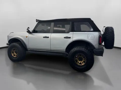 More photos of 2022 Ford Bronco Badlands Advanced at DriveMax (Auto Center Sales and Service), MA