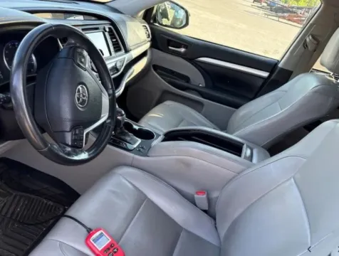 Photos of 2019 Toyota Highlander XLE Sport Utility 4D for sale in West Bridgewater, MA at DriveMax (Auto Center Sales and Service)