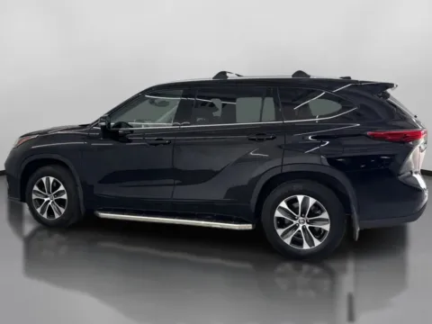 More photos of 2022 Toyota Highlander XLE Sport Utility 4D at DriveMax (Auto Center Sales and Service), MA