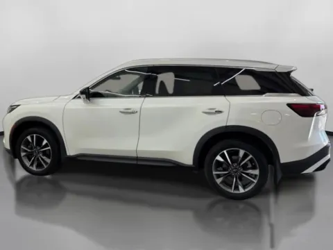 More photos of 2023 INFINITI QX60 LUXE Sport Utility 4D at DriveMax (Auto Center Sales and Service), MA