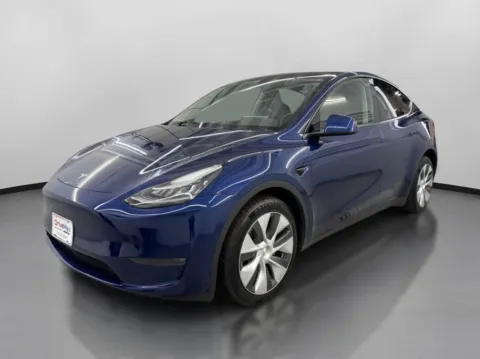 More photos of 2023 Tesla Model Y Long Range Sport Utility 4D at DriveMax (Auto Center Sales and Service), MA