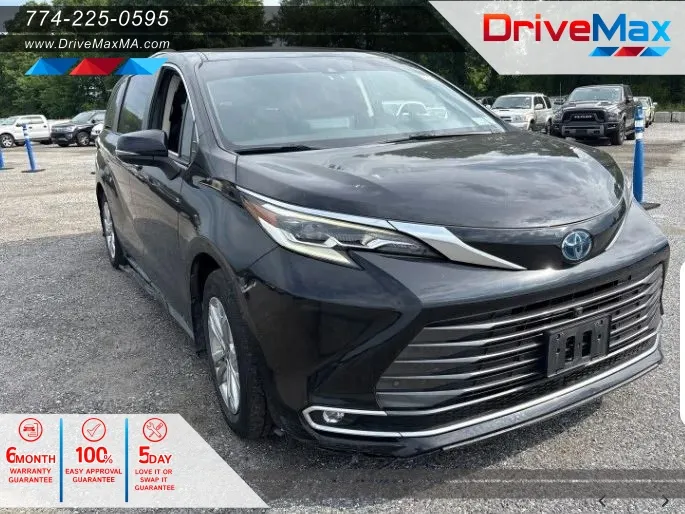 2022 Toyota Sienna Platinum Minivan 4D for sale in West Bridgewater, MA