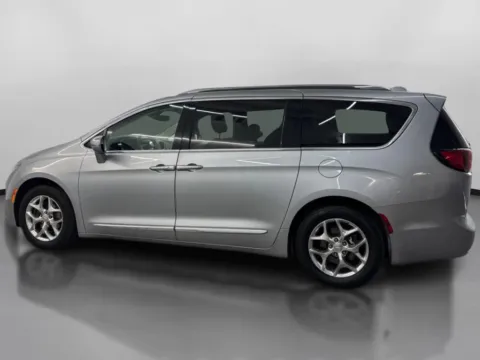 More photos of 2018 Chrysler Pacifica Limited Minivan 4D at DriveMax (Auto Center Sales and Service), MA