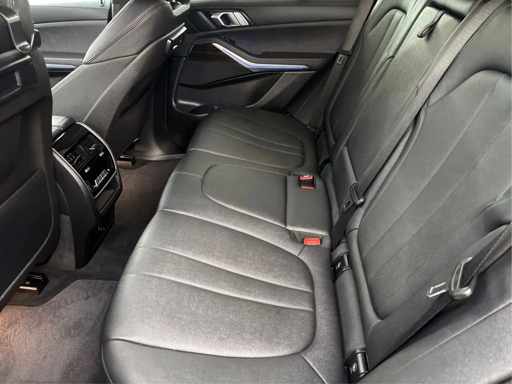 2020 BMW X5 40i - Photo 14