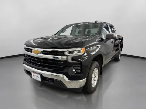 More photos of 2022 Chevrolet Silverado 1500 Crew Cab LT Pickup 4D 5 3/4 ft at DriveMax (Auto Center Sales and Service), MA