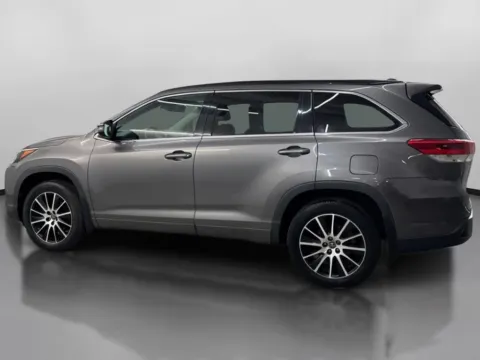 More photos of 2018 Toyota Highlander SE Sport Utility 4D at DriveMax (Auto Center Sales and Service), MA