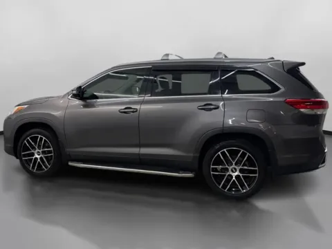 More photos of 2019 Toyota Highlander XLE Sport Utility 4D at DriveMax (Auto Center Sales and Service), MA