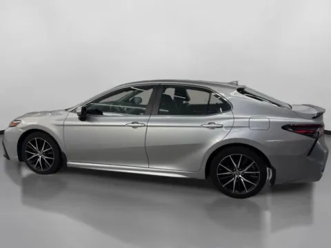 More photos of 2021 Toyota Camry SE Sedan 4D at DriveMax (Auto Center Sales and Service), MA