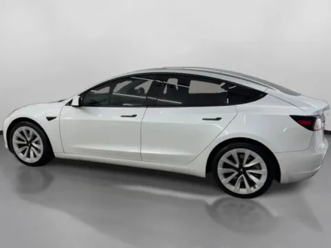 More photos of 2021 Tesla Model 3 Standard Range Plus Sedan 4D at DriveMax (Auto Center Sales and Service), MA