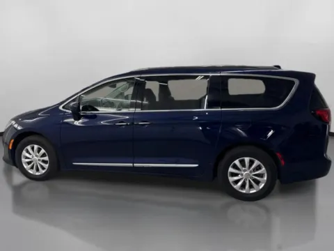 More photos of 2019 Chrysler Pacifica Touring L Minivan 4D at DriveMax (Auto Center Sales and Service), MA