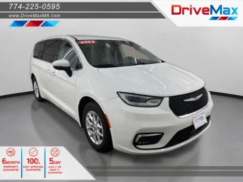 White 2023 Chrysler Pacifica Touring L Van 4D for sale in West Bridgewater, MA