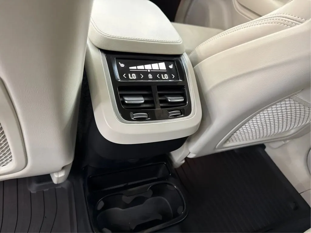 2022 Volvo XC90 Inscription - Photo 27