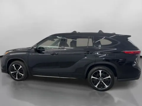 More photos of 2021 Toyota Highlander XSE Sport Utility 4D at DriveMax (Auto Center Sales and Service), MA