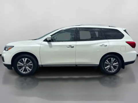 More photos of 2017 Nissan Pathfinder SL Sport Utility 4D at DriveMax (Auto Center Sales and Service), MA