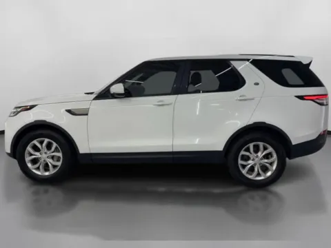 More photos of 2020 Land Rover Discovery SE Sport Utility 4D at DriveMax (Auto Center Sales and Service), MA