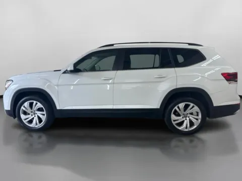More photos of 2021 Volkswagen Atlas SE 4Motion w/Tech Pkg (2021.5) Sport Utility 4D at DriveMax (Auto Center Sales and Service), MA