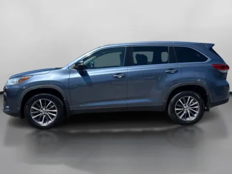 More photos of 2019 Toyota Highlander XLE Sport Utility 4D at DriveMax (Auto Center Sales and Service), MA
