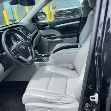 Photos of 2019 Toyota Highlander XLE Sport Utility 4D for sale in West Bridgewater, MA at DriveMax (Auto Center Sales and Service)