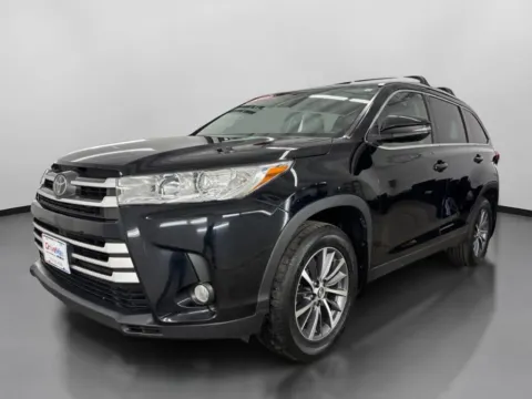 More photos of 2019 Toyota Highlander XLE Sport Utility 4D at DriveMax (Auto Center Sales and Service), MA