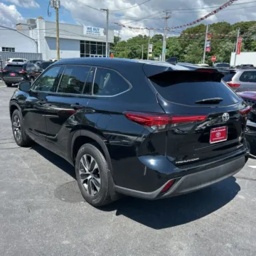 Photos of 2020 Toyota Highlander XLE Sport Utility 4D for sale in West Bridgewater, MA at DriveMax (Auto Center Sales and Service)