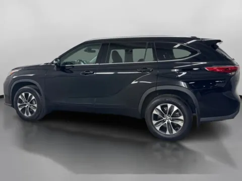 More photos of 2020 Toyota Highlander XLE Sport Utility 4D at DriveMax (Auto Center Sales and Service), MA