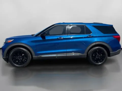 More photos of 2021 Ford Explorer Limited Sport Utility 4D at DriveMax (Auto Center Sales and Service), MA