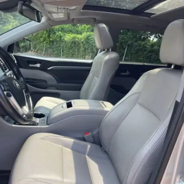 Another view of 2017 Toyota Highlander Limited Sport Utility 4D for sale in West Bridgewater, MA at DriveMax (Auto Center Sales and Service)
