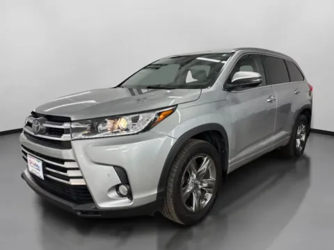 More photos of 2017 Toyota Highlander Limited Sport Utility 4D at DriveMax (Auto Center Sales and Service), MA