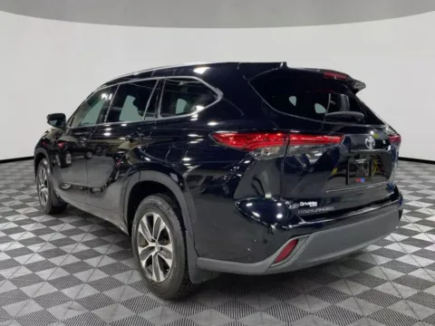 More photos of 2021 Toyota Highlander XLE Sport Utility 4D at DriveMax (Auto Center Sales and Service), MA