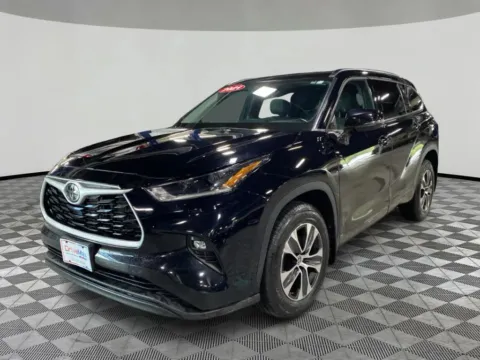 More photos of 2021 Toyota Highlander XLE Sport Utility 4D at DriveMax (Auto Center Sales and Service), MA
