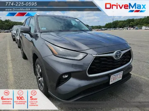 Gray 2022 Toyota Highlander Hybrid XLE Sport Utility 4D for sale in West Bridgewater, MA