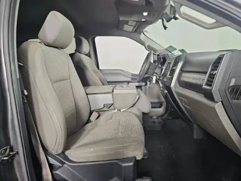 More photos of 2019 Ford F250 Super Duty Crew Cab XLT Pickup 4D 6 3/4 ft at DriveMax (Auto Center Sales and Service), MA