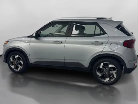 More photos of 2021 Hyundai Venue SEL Sport Utility 4D at DriveMax (Auto Center Sales and Service), MA