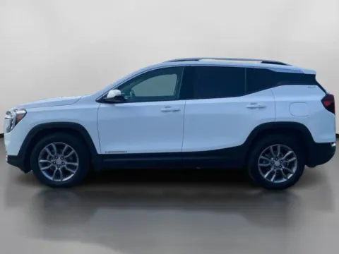 More photos of 2022 GMC Terrain SLT Sport Utility 4D at DriveMax (Auto Center Sales and Service), MA